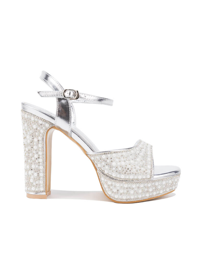 Sandales à talons avec perles